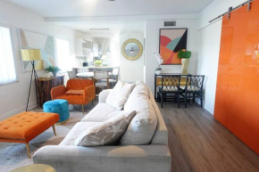Vibrant Luxury Apartment!